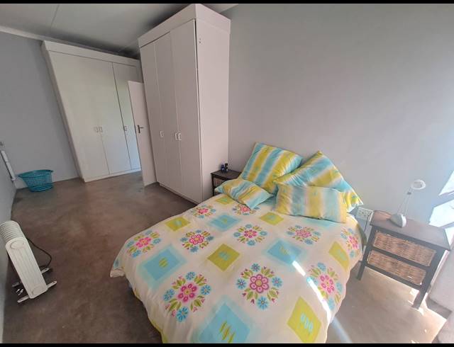1 BEDROOM FLAT TO LET IN THREE RIVERS